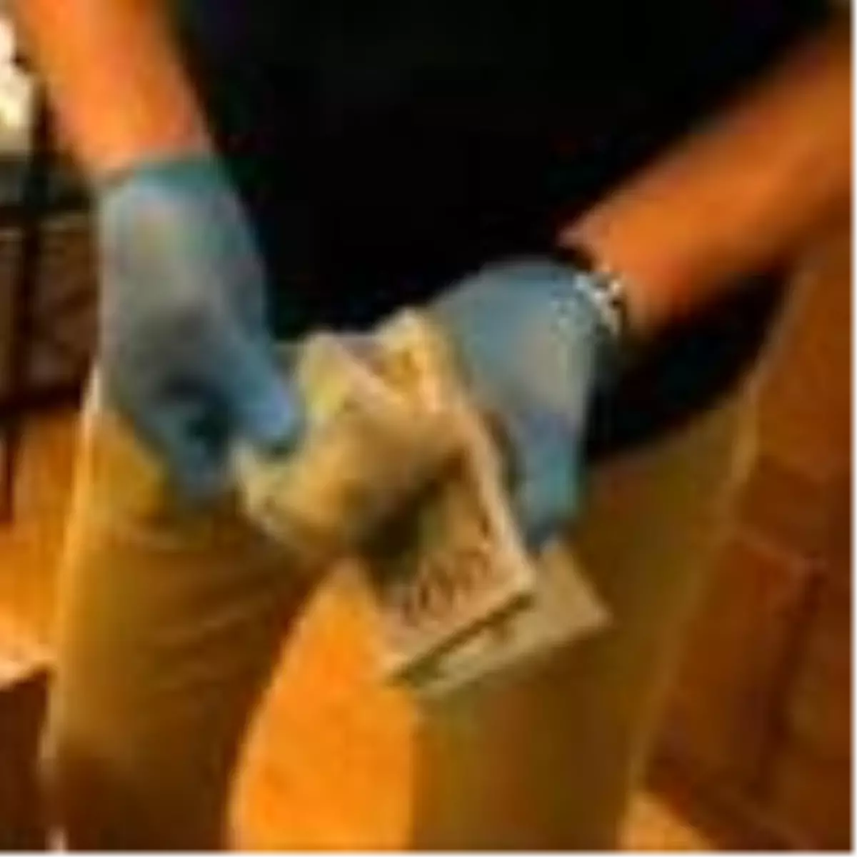 Son dakika haberi! Değersiz Belarus parası ile insanları dolandıran şahıslar gözaltına alındı