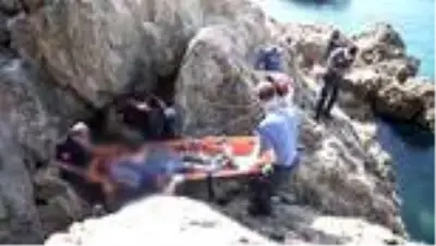 Falezlerden düşerek mahsur kalan kişi kurtarıldı Falezlerden düşerek mahsur kalan kişi kurtarıldı