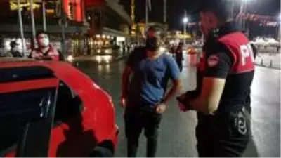 Fazla yolcu aldığı için ceza yiyen taksiciden ilginç savunma: Haberim yoktu, bugün başladım Fazla yolcu aldığı için ceza yiyen taksiciden ilginç savunma: Haberim yoktu, bugün başladım
