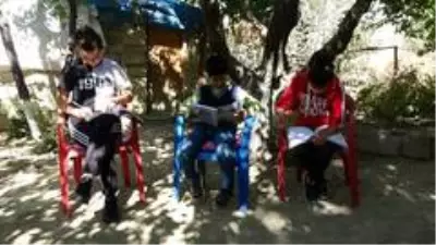 Son dakika haberleri | Fedakar öğretmen, babayı ikna ederek kız kardeşleri okula kazandırdı Son dakika haberleri | Fedakar öğretmen, babayı ikna ederek kız kardeşleri okula kazandırdı