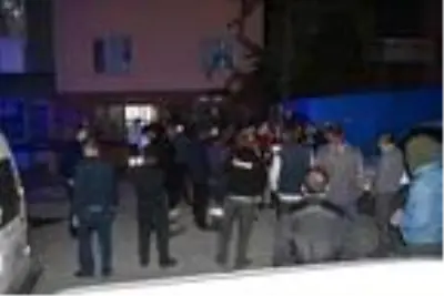 Fleks makinesiyle boynunu kesen işçi feci şekilde can verdi Fleks makinesiyle boynunu kesen işçi feci şekilde can verdi