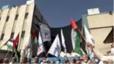 Gazze'deki Filistinli mülteciler UNRWA'dan hizmetlerde azalma yaşanmamasını istedi Gazze'deki Filistinli mülteciler UNRWA'dan hizmetlerde azalma yaşanmamasını istedi