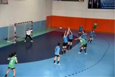 Görele Belediyespor, Kadınlar Hentbol Süper Ligi'nde ilk galibiyetini aldı Görele Belediyespor, Kadınlar Hentbol Süper Ligi'nde ilk galibiyetini aldı