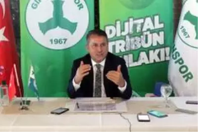 Hakan Karaahmet: Hakan Karaahmet: