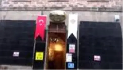 Hattat Ahmet Şemseddin Karahisar-i Türk İslam Sanatları Galerisi açıldı Hattat Ahmet Şemseddin Karahisar-i Türk İslam Sanatları Galerisi açıldı