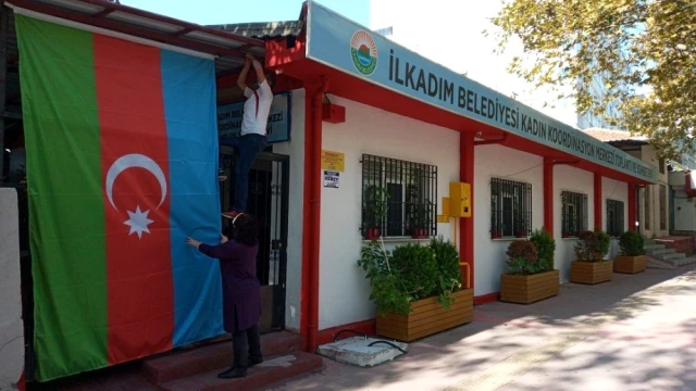 İlkadım'da tüm tesislere Azerbaycan bayrağı