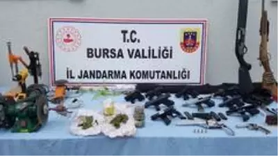 Son dakika haberleri... Jandarmadan silah ve uyuşturucu operasyonu Son dakika haberleri... Jandarmadan silah ve uyuşturucu operasyonu