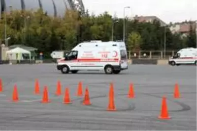Son dakika haber! Kadın ambulans şoför adaylarına zorlu eğitim Son dakika haber! Kadın ambulans şoför adaylarına zorlu eğitim
