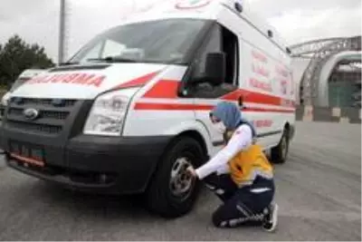 Son dakika haber! Kadın ambulans şoför adaylarına zorlu eğitim Son dakika haber! Kadın ambulans şoför adaylarına zorlu eğitim