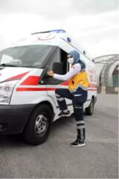 Son dakika haber! Kadın ambulans şoför adaylarına zorlu eğitim Son dakika haber! Kadın ambulans şoför adaylarına zorlu eğitim
