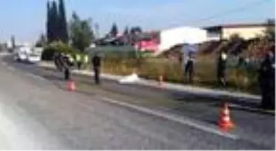 Kara yolu kenarında ceset bulundu; çarpıp kaçan sürücü aranıyor