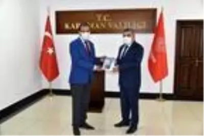 Karaman'da iş insanlarından uzaktan eğitim gören öğrencilere tablet desteği Karaman'da iş insanlarından uzaktan eğitim gören öğrencilere tablet desteği