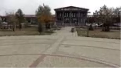 Karslı aşıklar Doğu Ekspresi seferlerinin başlaması için tren garında türküler seslendirdi Karslı aşıklar Doğu Ekspresi seferlerinin başlaması için tren garında türküler seslendirdi
