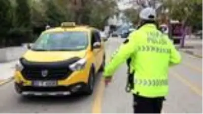 Keşan'da toplu taşıma araçlarına denetimler devam ediyor Keşan'da toplu taşıma araçlarına denetimler devam ediyor
