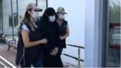 Kırmızı bültenle aranan DEAŞ'lı teröriste yardım ettiği öne sürülen şüpheli, itiraz üzerine tutuklandı Kırmızı bültenle aranan DEAŞ'lı teröriste yardım ettiği öne sürülen şüpheli, itiraz üzerine tutuklandı