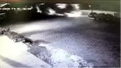 Kontrolden çıkan TIR'ın kaza anı kamerada