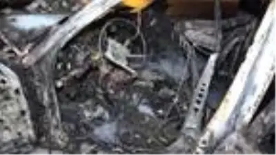 'Makas' atarak kaza yapan otomobil alev alev yandı (YENİDEN) 'Makas' atarak kaza yapan otomobil alev alev yandı (YENİDEN)