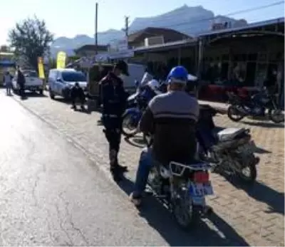 Son dakika haberleri: Manisa'da motosikletlere ceza yağdı Son dakika haberleri: Manisa'da motosikletlere ceza yağdı