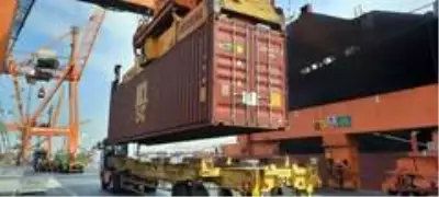 Mersin Limanı'nda kağıt yüklü konteynırda yapılan aramada 220 kilo uyuşturucu madde ele geçirildi Mersin Limanı'nda kağıt yüklü konteynırda yapılan aramada 220 kilo uyuşturucu madde ele geçirildi