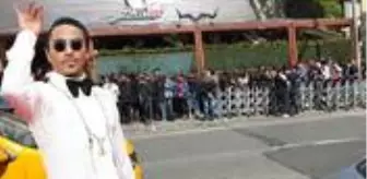Gökçe: Nusret'in mekanının önündeki kuyrukla ilgili bomba iddia: Kişi başı 3 bin lira ödeniyor Gökçe: Nusret'in mekanının önündeki kuyrukla ilgili bomba iddia: Kişi başı 3 bin lira ödeniyor