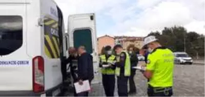Osmancık'ta okul servis araçları denetlendi Osmancık'ta okul servis araçları denetlendi