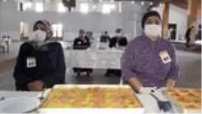 Rize'de kadınlar en güzel Laz böreğini yapmak için yarıştı Rize'de kadınlar en güzel Laz böreğini yapmak için yarıştı