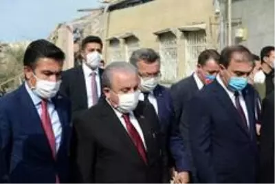 - TBMM Başkanı Mustafa Şentop: 'Ermenistan savaşın hukukuna ve ahlakına riayet etmeksizin kalleşçe sivilleri saldırmaktadır'- Şentop, Ermenistan... - TBMM Başkanı Mustafa Şentop: 'Ermenistan savaşın hukukuna ve ahlakına riayet etmeksizin kalleşçe sivilleri saldırmaktadır'- Şentop, Ermenistan...