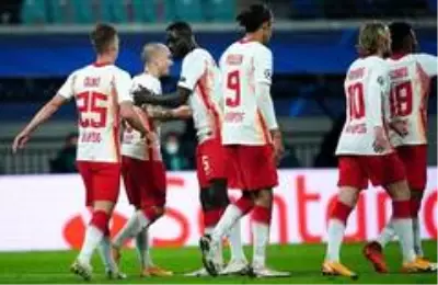 Başakşehir, Şampiyonlar Ligi'ndeki ilk maçında Leipzig'e 2-0 yenildi Başakşehir, Şampiyonlar Ligi'ndeki ilk maçında Leipzig'e 2-0 yenildi