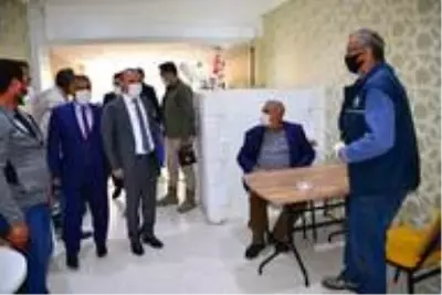 Vali Hüseyin Öner, 'Sağlık İçin Hepimiz İçin' sloganıyla kafe, çay ocağı ve restoranlarda Koronavirüs denetimine katıldı
