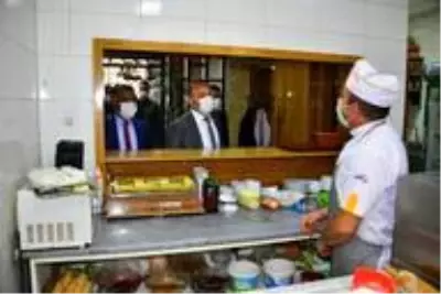 Vali Hüseyin Öner, 'Sağlık İçin Hepimiz İçin' sloganıyla kafe, çay ocağı ve restoranlarda Koronavirüs denetimine katıldı