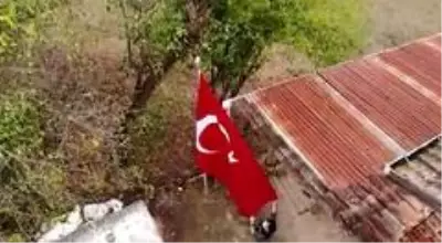 - Vatandaş bayrak çağrısında bulundu, Kaymakamlık harekete geçti - Vatandaş bayrak çağrısında bulundu, Kaymakamlık harekete geçti
