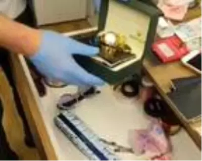 Yardım parası diyerek Belarus rublesi verip, teminat olarak 1 kilo altın aldılar Yardım parası diyerek Belarus rublesi verip, teminat olarak 1 kilo altın aldılar