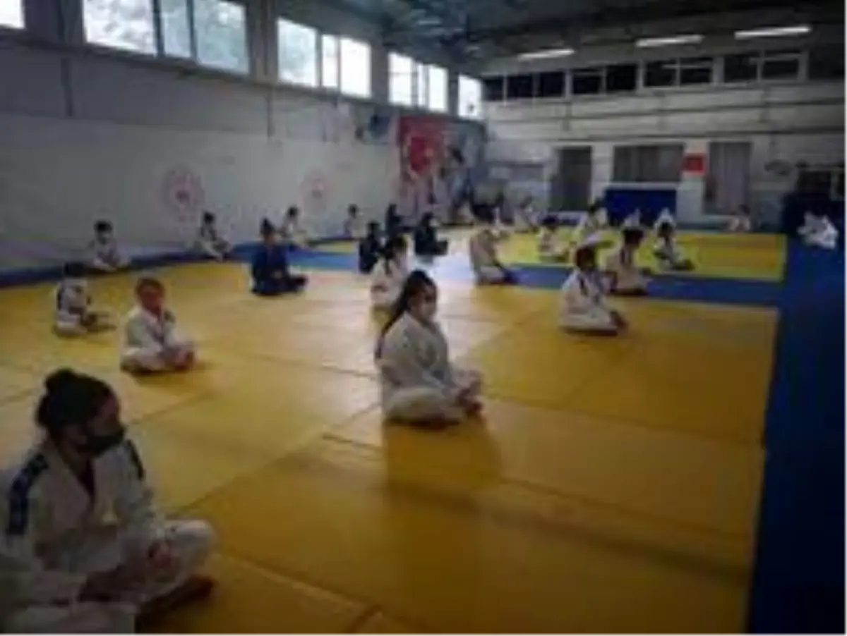 Yunusemre'de judoda kuşak sınavı heyecanı