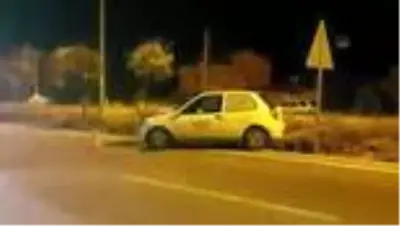 2 otomobil çarpıştı: 4 yaralı 2 otomobil çarpıştı: 4 yaralı
