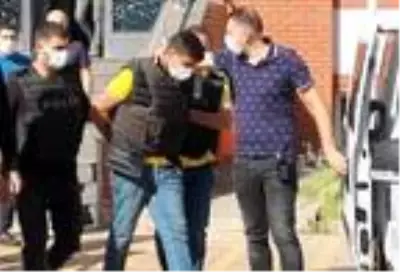 4 el ateş ettiği ablasını öldürüp soğukkanlılıkla anlattı: Namusumuza leke getirdi 4 el ateş ettiği ablasını öldürüp soğukkanlılıkla anlattı: Namusumuza leke getirdi