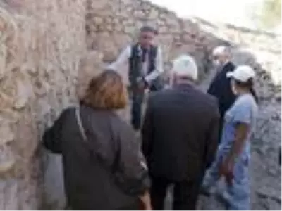 Akyaka'daki Orta Çağ kalesinde kazı çalışmaları tekrar başladı Akyaka'daki Orta Çağ kalesinde kazı çalışmaları tekrar başladı