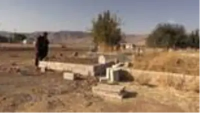 Son Dakika | Antalya'da durağın üzerine devrilmesi sonucu ölen kadının cenazesi toprağa verildi Son Dakika | Antalya'da durağın üzerine devrilmesi sonucu ölen kadının cenazesi toprağa verildi