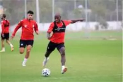 Antalyaspor'un suskun forvetleri Antalyaspor'un suskun forvetleri