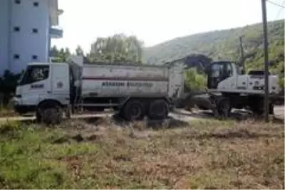 Atakum Belediyesi'nden dere ve su kanallarında taşkına karşı önlem Atakum Belediyesi'nden dere ve su kanallarında taşkına karşı önlem
