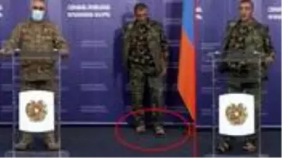 Azerbaycan'ın ağır darbe vurduğu Ermeni ordusunda moraller yerle bir! Basın toplantısına terlikle katıldı Azerbaycan'ın ağır darbe vurduğu Ermeni ordusunda moraller yerle bir! Basın toplantısına terlikle katıldı