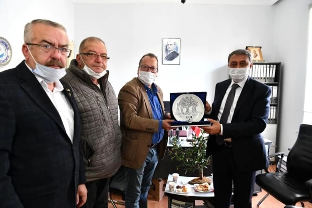 Balıkesir Valisi Hasan Şıldak Edremit'te ziyaretlerde bulundu