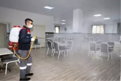 Başiskele'de dezenfekte çalışmaları sürüyor Başiskele'de dezenfekte çalışmaları sürüyor