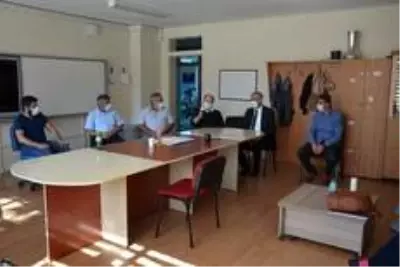 Başkan Yaman'dan yüz yüze eğitime bağlayan öğrencilere ziyaret Başkan Yaman'dan yüz yüze eğitime bağlayan öğrencilere ziyaret