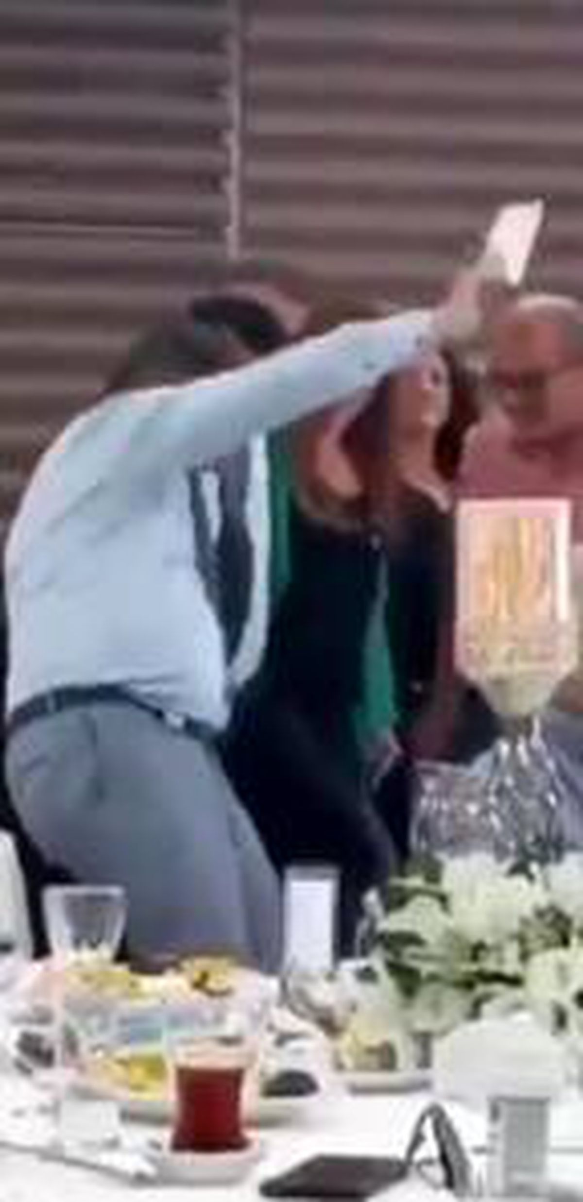 Bayraklı Belediye Başkanı CHP'li Sandal'ın 'Muhtarlar Günü'nde çektiği 'halay'a tepki