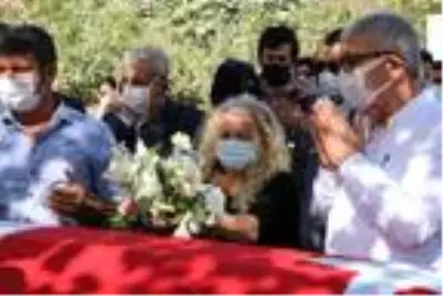 Bekir Coşkun, son yolculuğuna uğurlandı Bekir Coşkun, son yolculuğuna uğurlandı