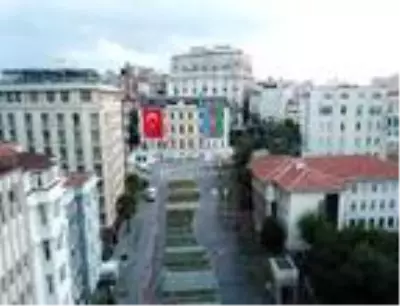 Belediyeden Azerbaycan'a bayraklı destek Belediyeden Azerbaycan'a bayraklı destek