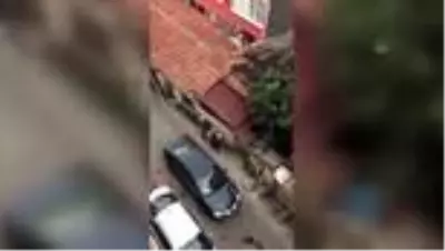 Son dakika haberleri: Beyoğlu'ndaki silahlı kavgaya karışan 12 şüpheliden 5'i tutuklandı Son dakika haberleri: Beyoğlu'ndaki silahlı kavgaya karışan 12 şüpheliden 5'i tutuklandı
