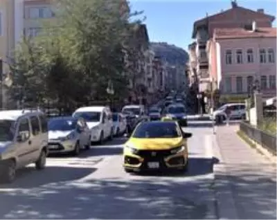 Cadde esnafının tamamı imza verdi, trafiğin eski haline dönmesini istiyorlar Cadde esnafının tamamı imza verdi, trafiğin eski haline dönmesini istiyorlar