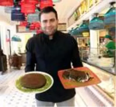 Künefeyi çikolata ile buluşturan usta, talebe yetişemiyor Künefeyi çikolata ile buluşturan usta, talebe yetişemiyor