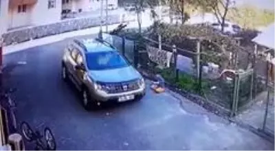 Dalgın sürücü çocuğun bisikletini ezip yoluna böyle devam etti Dalgın sürücü çocuğun bisikletini ezip yoluna böyle devam etti